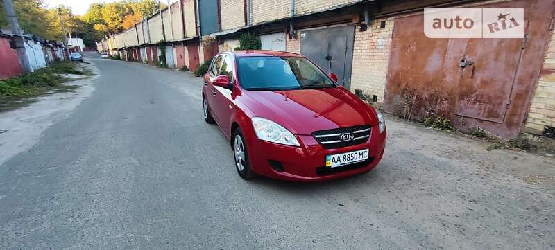 Kia Ceed (2009)