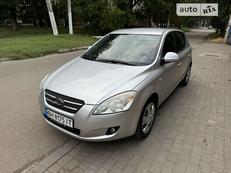 Kia Ceed (2007)