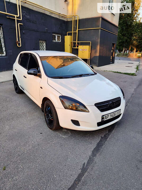 Kia Ceed (2008)