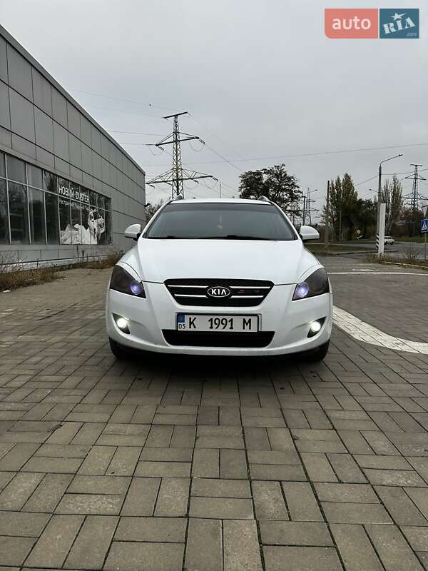 Kia Ceed (2008)