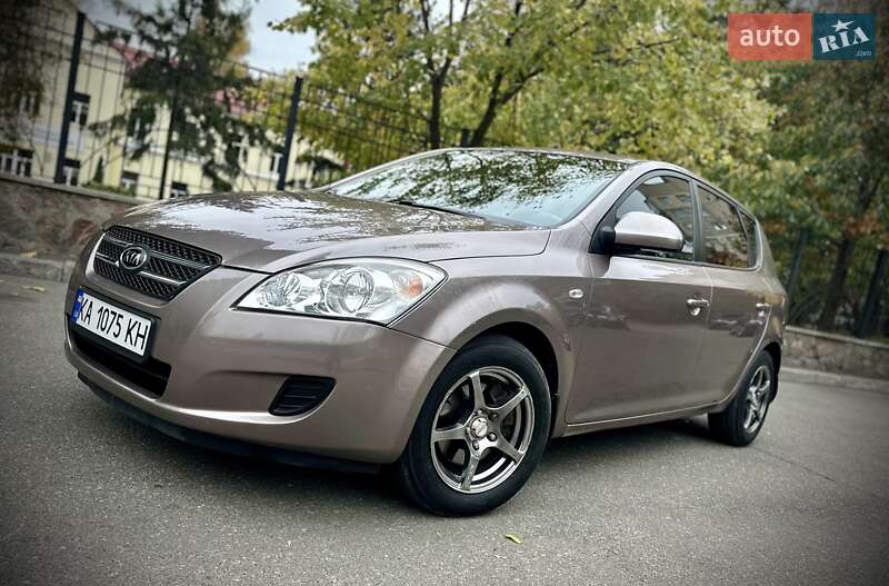 Kia Ceed (2008)