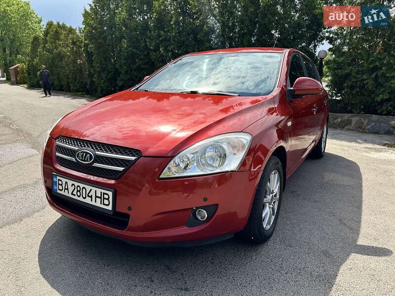 Kia Ceed (2007)