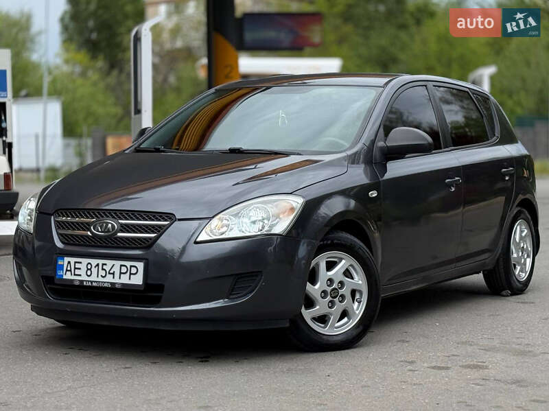 Kia Ceed (2008)