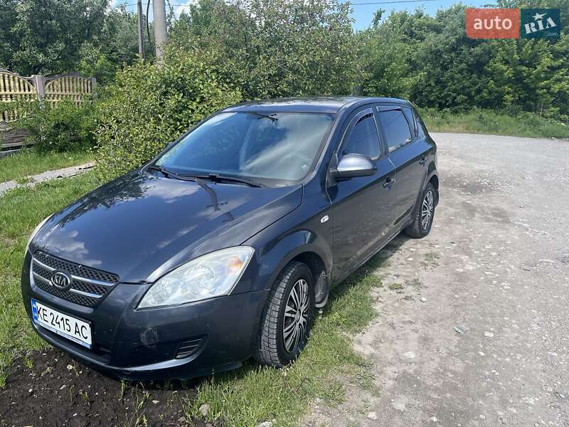 Kia Ceed (2008)