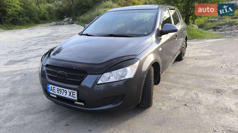 Kia Ceed (2007)