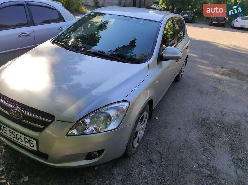 Kia Ceed (2008)