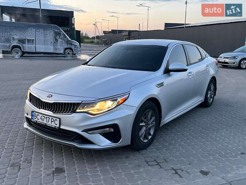 Kia Optima (2020)