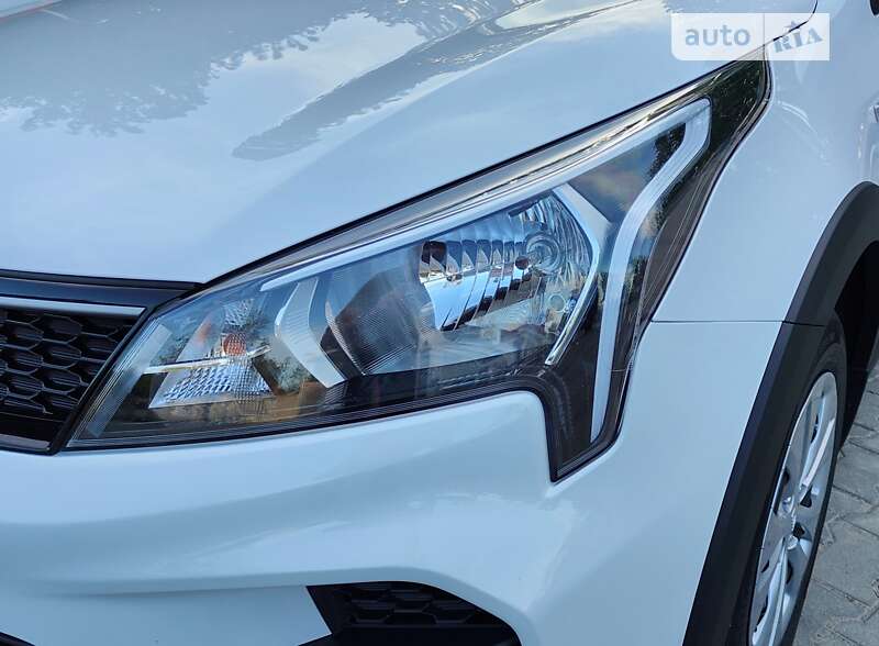 Kia Rio x (2021)