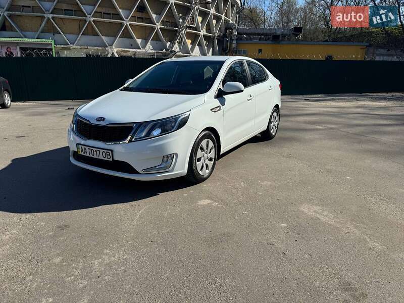 Kia Rio (2013)