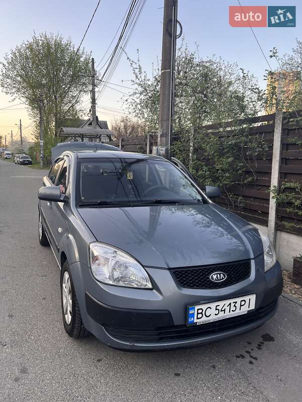 Kia Rio (2007)