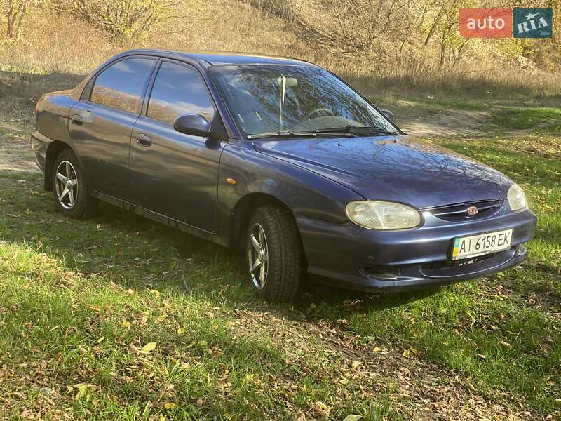 Kia Sephia (2001)