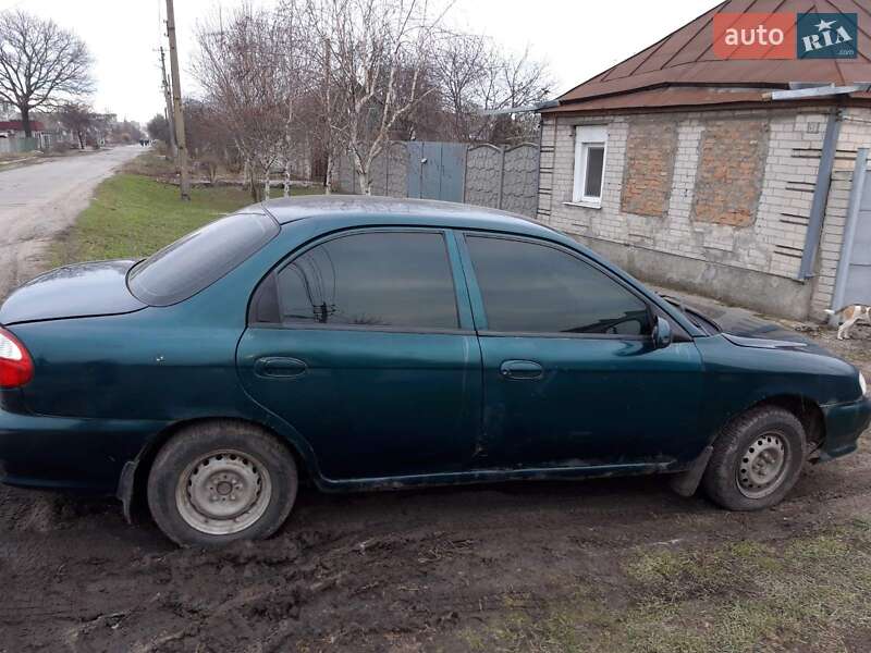 Kia Sephia (1999)