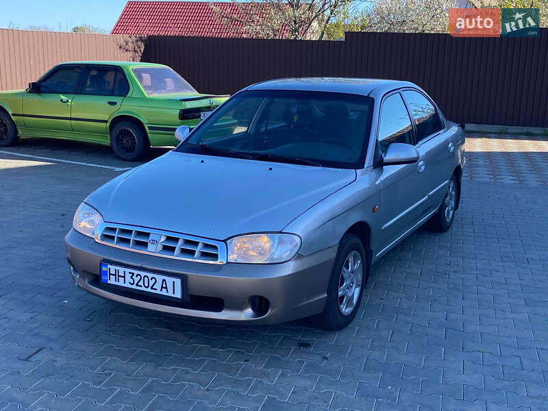 Kia Sephia (2003)