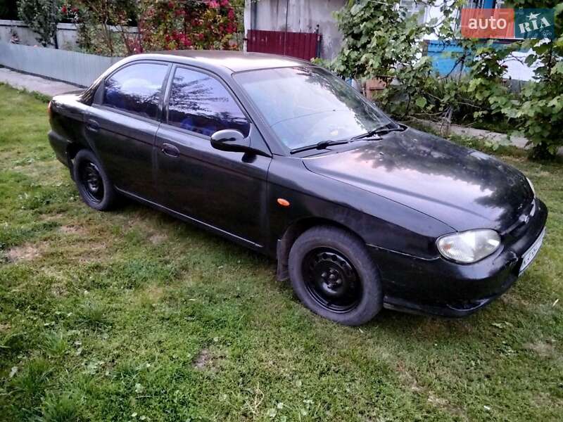 Kia Sephia (1998)