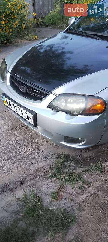 Kia Shuma (2003)