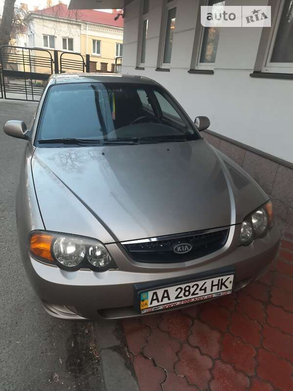 Kia Shuma (2002)