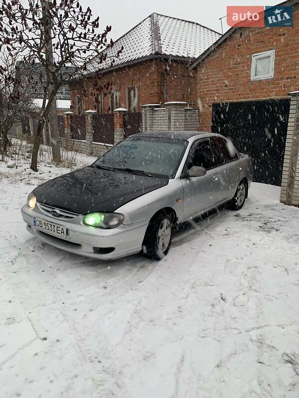 Kia Shuma (2000)