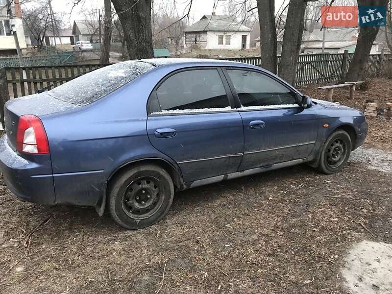 Kia Shuma (2004)