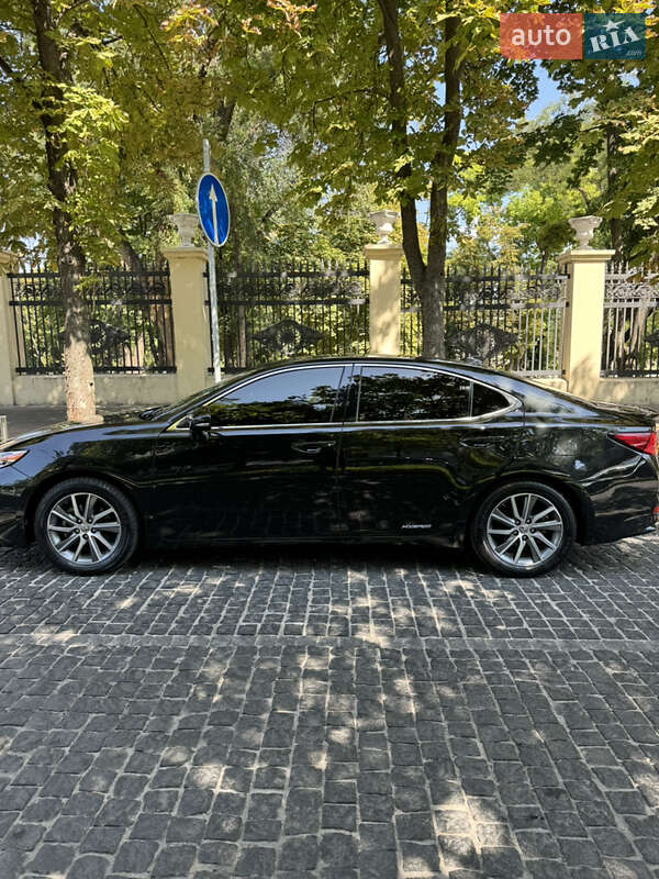 Lexus Es (2016)