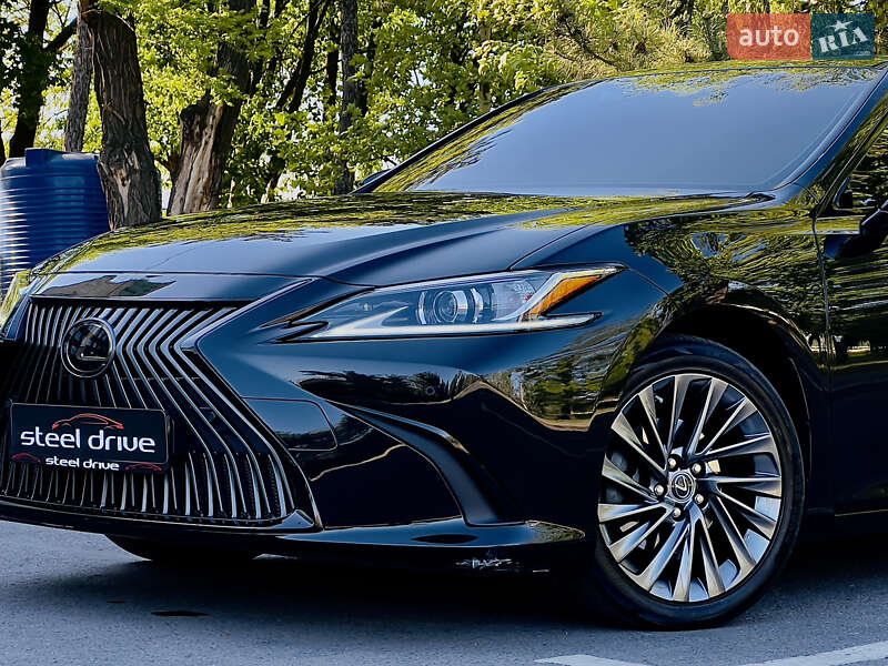 Lexus Es (2019)