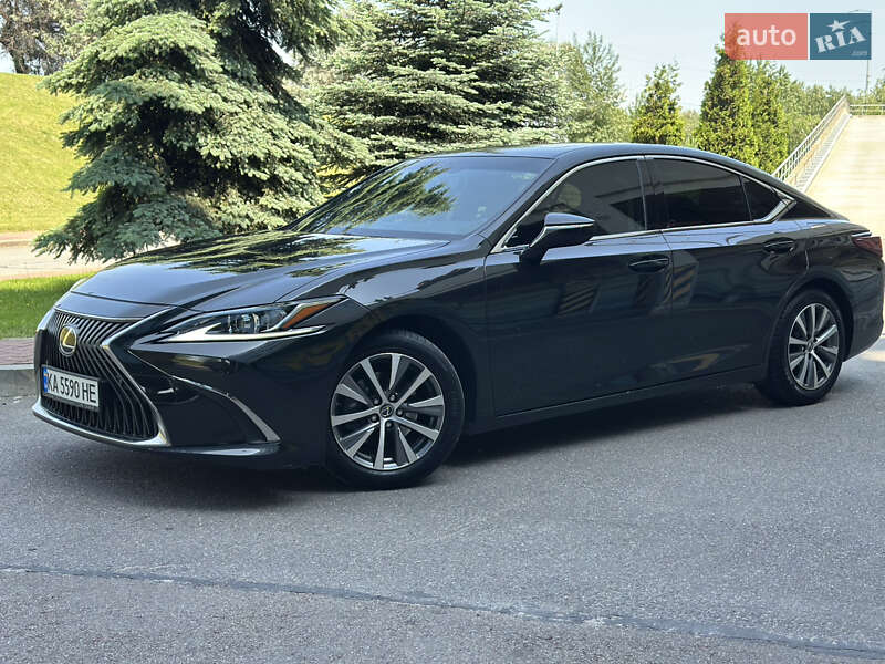 Lexus Es (2019)