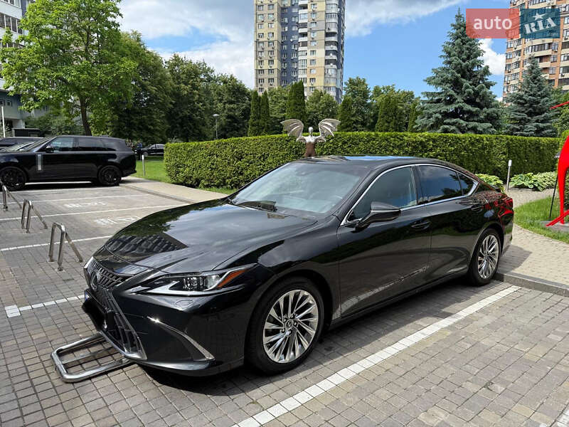 Lexus Es (2023)