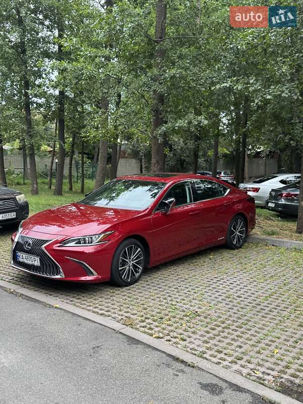Lexus Es (2022)