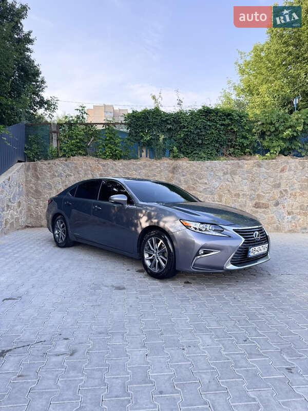 Lexus Es (2017)