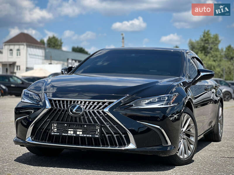 Lexus Es (2024)