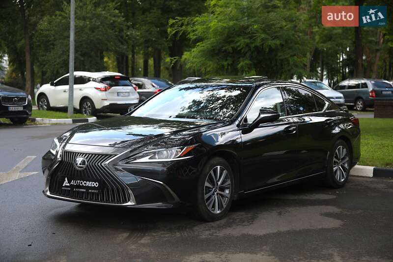 Lexus Es (2018)