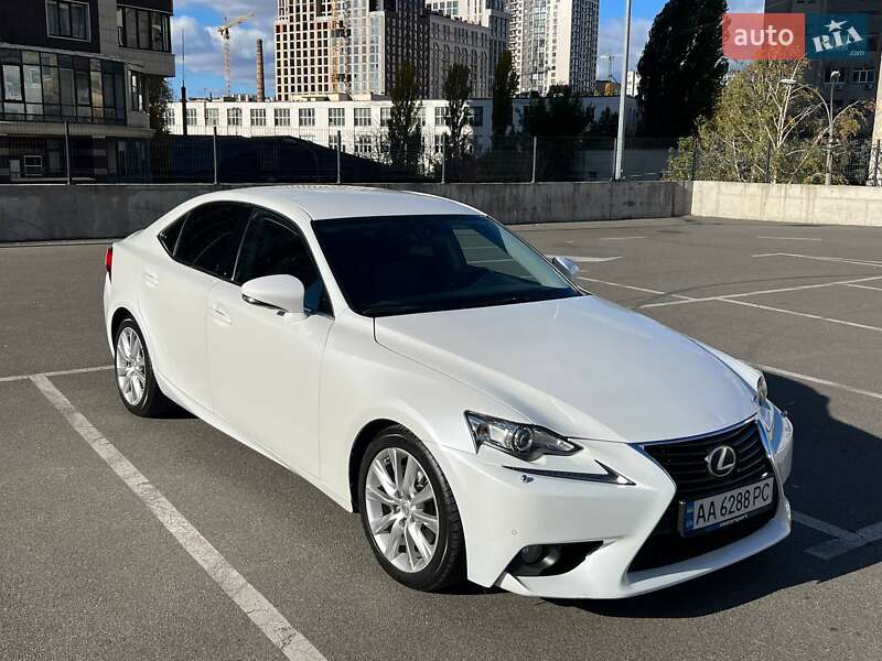 Lexus Is (2013)