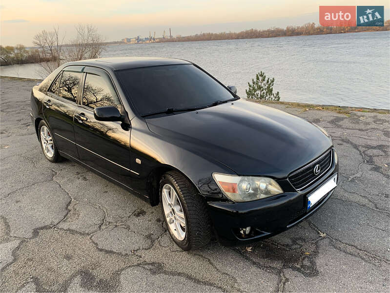 Lexus Is 200 (1999)