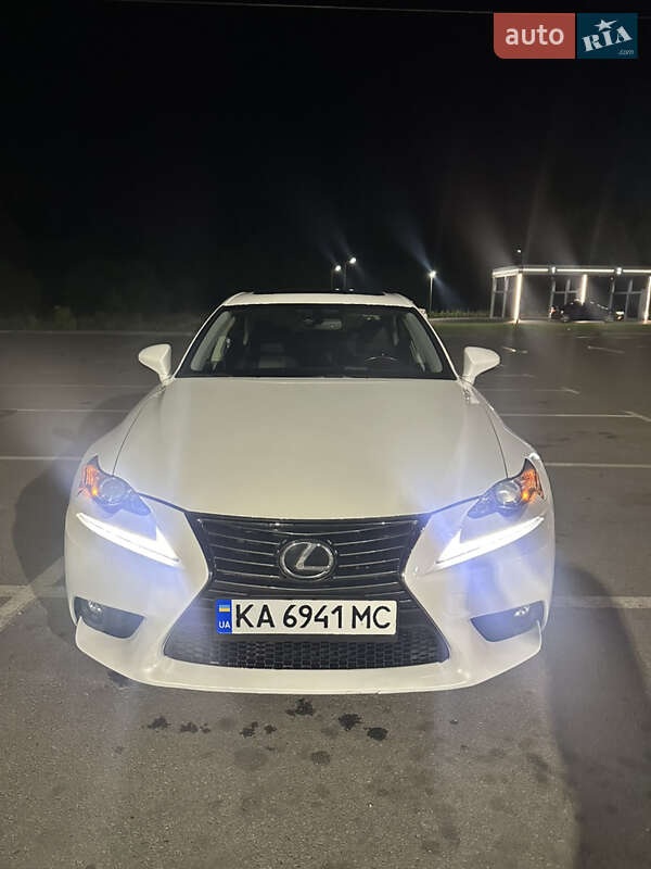 Lexus Is (2015)