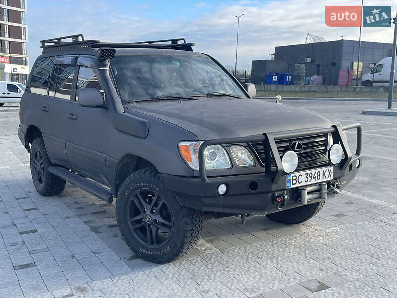 Lexus Lx (2002)