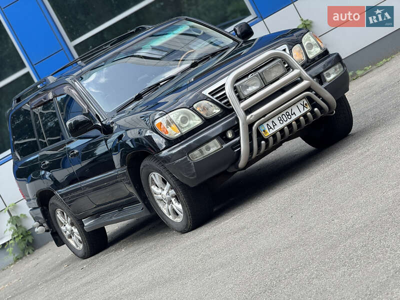 Lexus Lx (2005)