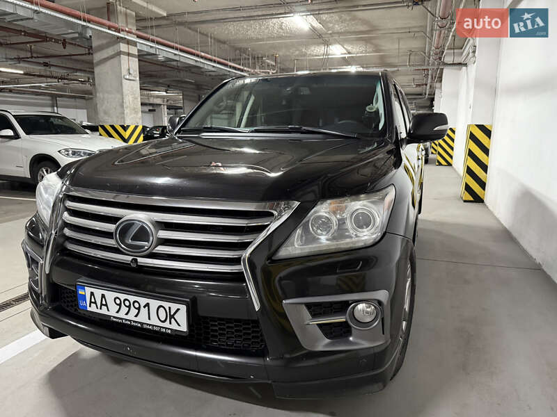 Lexus Lx (2013)
