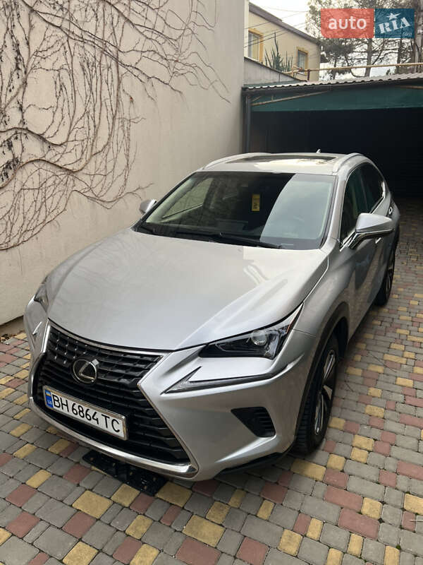 Lexus Nx (2019)