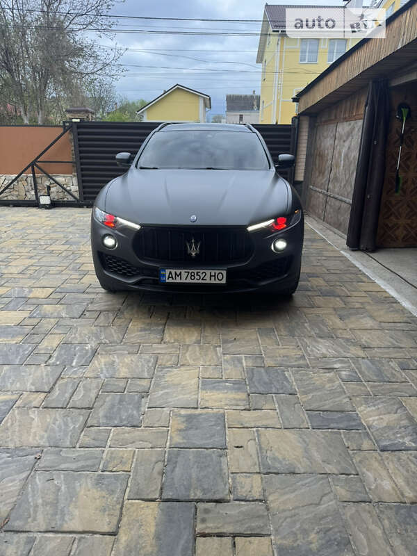 Maserati Levante (2016)