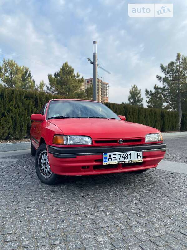 Mazda 323 (1993)