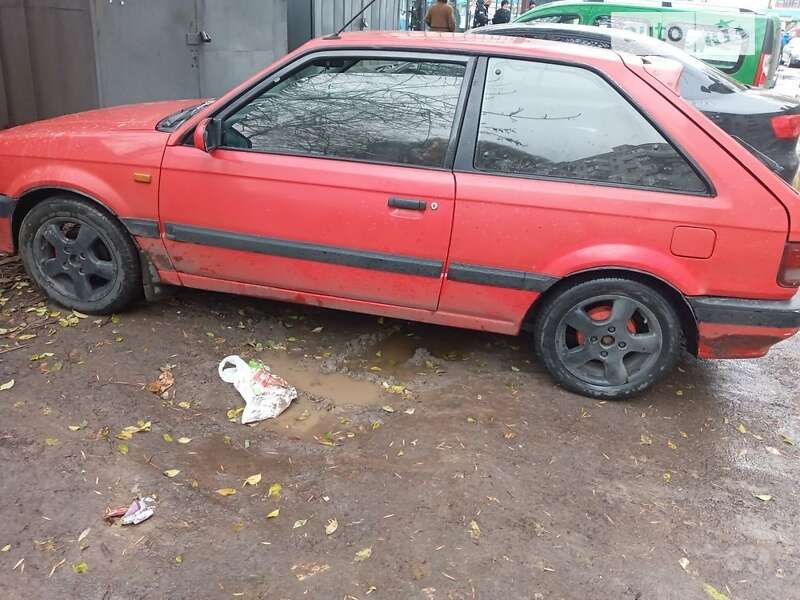 Mazda 323 (1989)