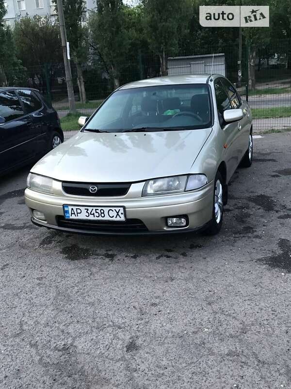 Mazda 323 (1998)