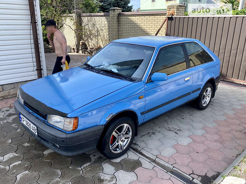 Mazda 323 (1987)