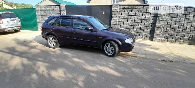 Mazda 323 (1999)