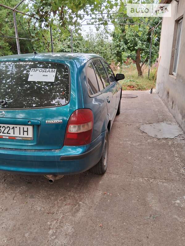 Mazda 323 (1998)