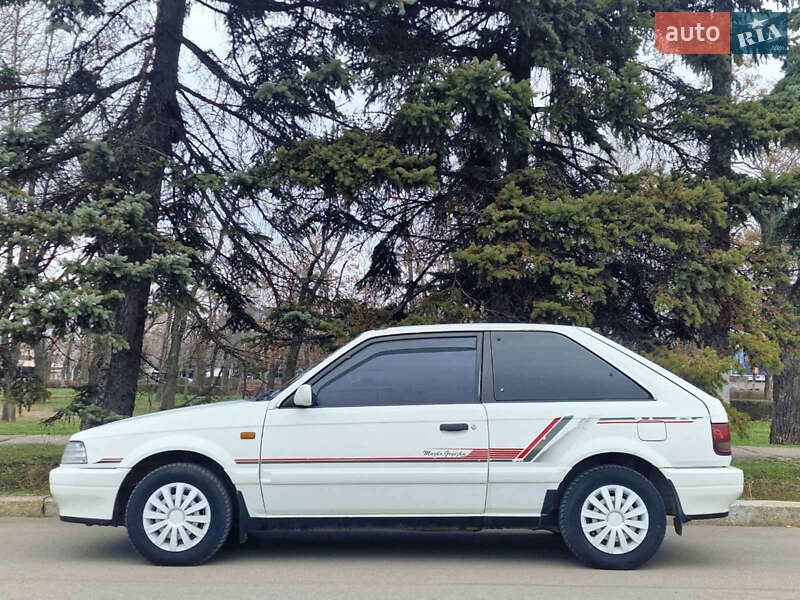Mazda 323 (1989)