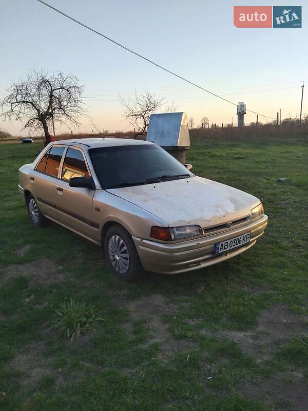 Mazda 323 (1993)