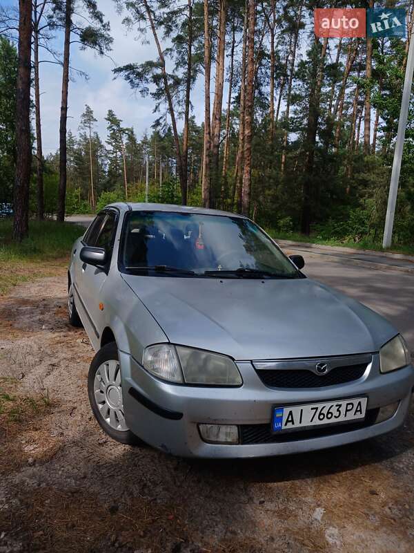Mazda 323 (1999)
