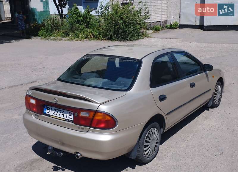Mazda 323 (1995)
