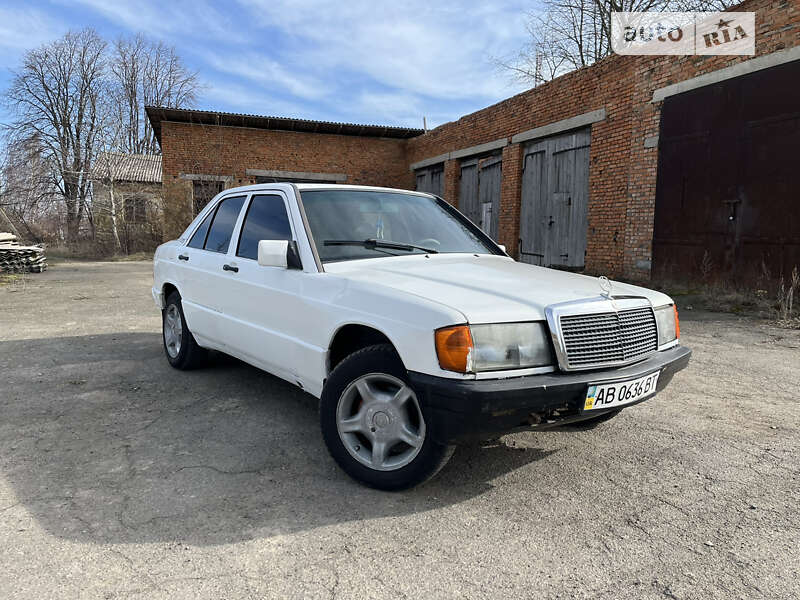 Mercedes-benz 190 (1984)