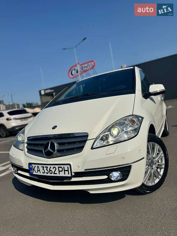 Mercedes-benz A-class (2011)